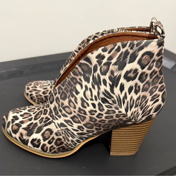 Weeboo Stylish Women’s Leopard Print Ankle Booties Size 6 - Picture 4 of 7